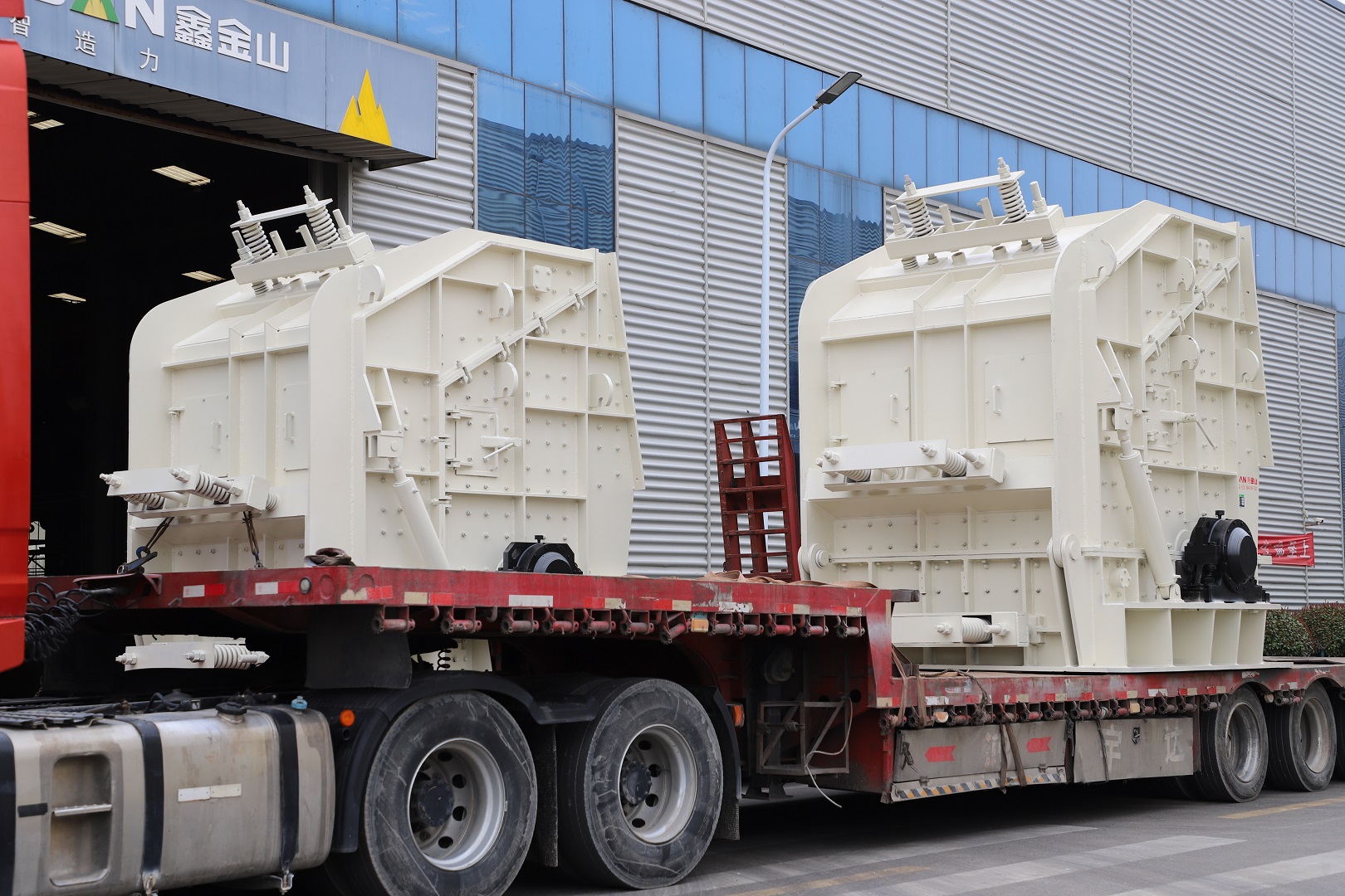 鑫金山 | 反擊破發(fā)貨現(xiàn)場(chǎng)，助力客戶早日投產(chǎn)！